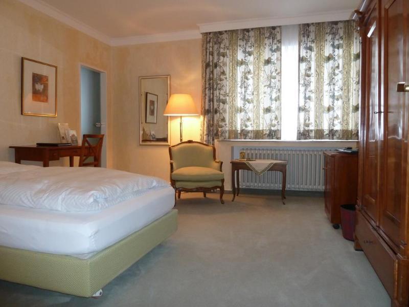 Romantik Waldhotel Mangold Bergisch Gladbach Exterior photo