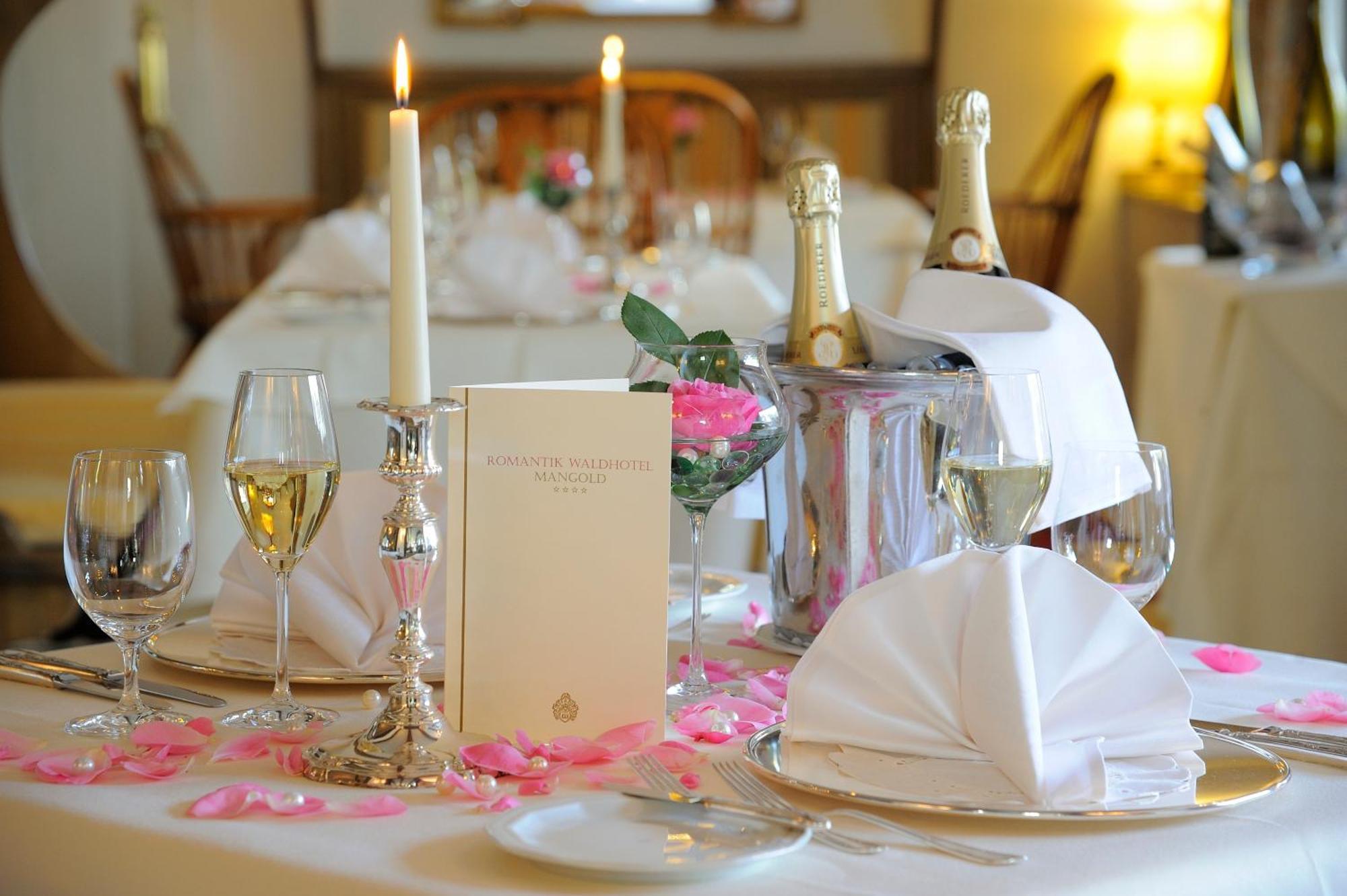 Romantik Waldhotel Mangold Bergisch Gladbach Exterior photo