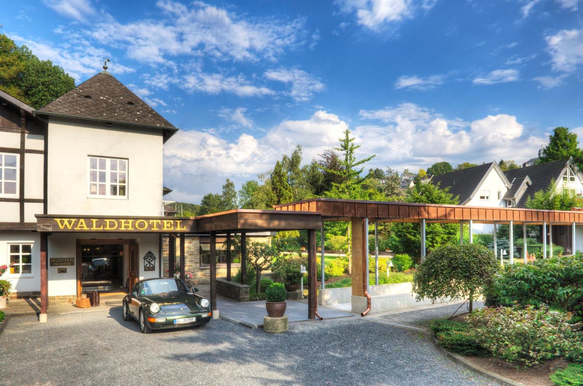 Romantik Waldhotel Mangold Bergisch Gladbach Exterior photo