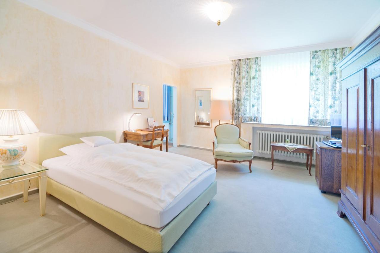 Romantik Waldhotel Mangold Bergisch Gladbach Exterior photo