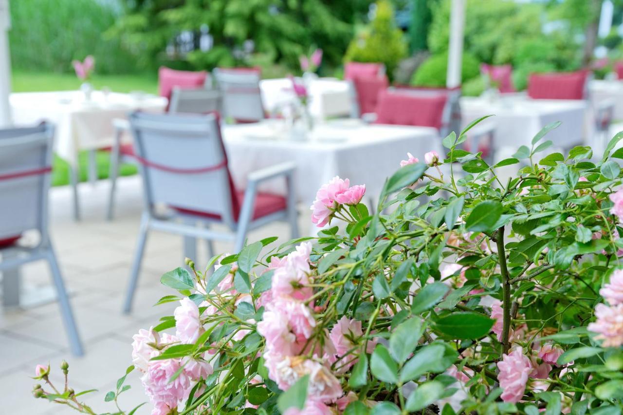 Romantik Waldhotel Mangold Bergisch Gladbach Exterior photo